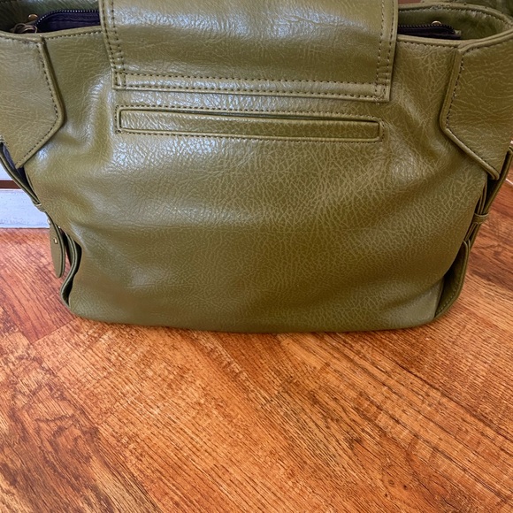 BNWOT adorable Matt and Nat army green bundle including purse & matching wallet - Picture 4 of 11